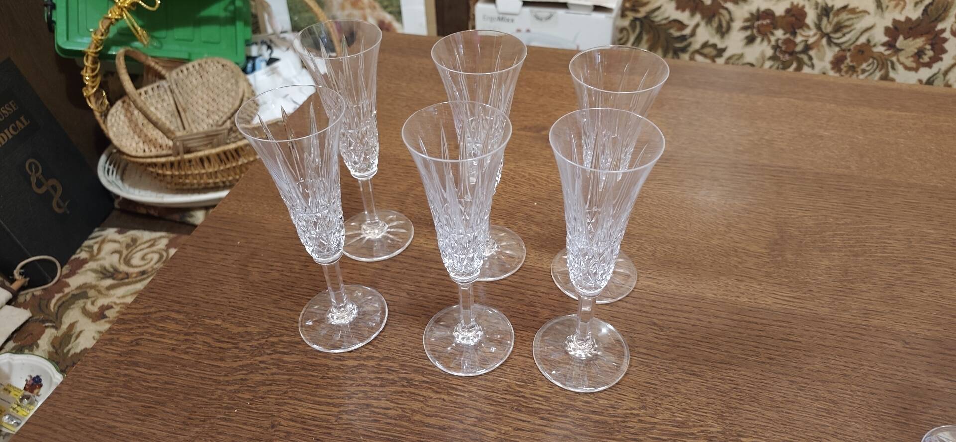 Champagne flute in St Louis crystal, Tarn model, signed.