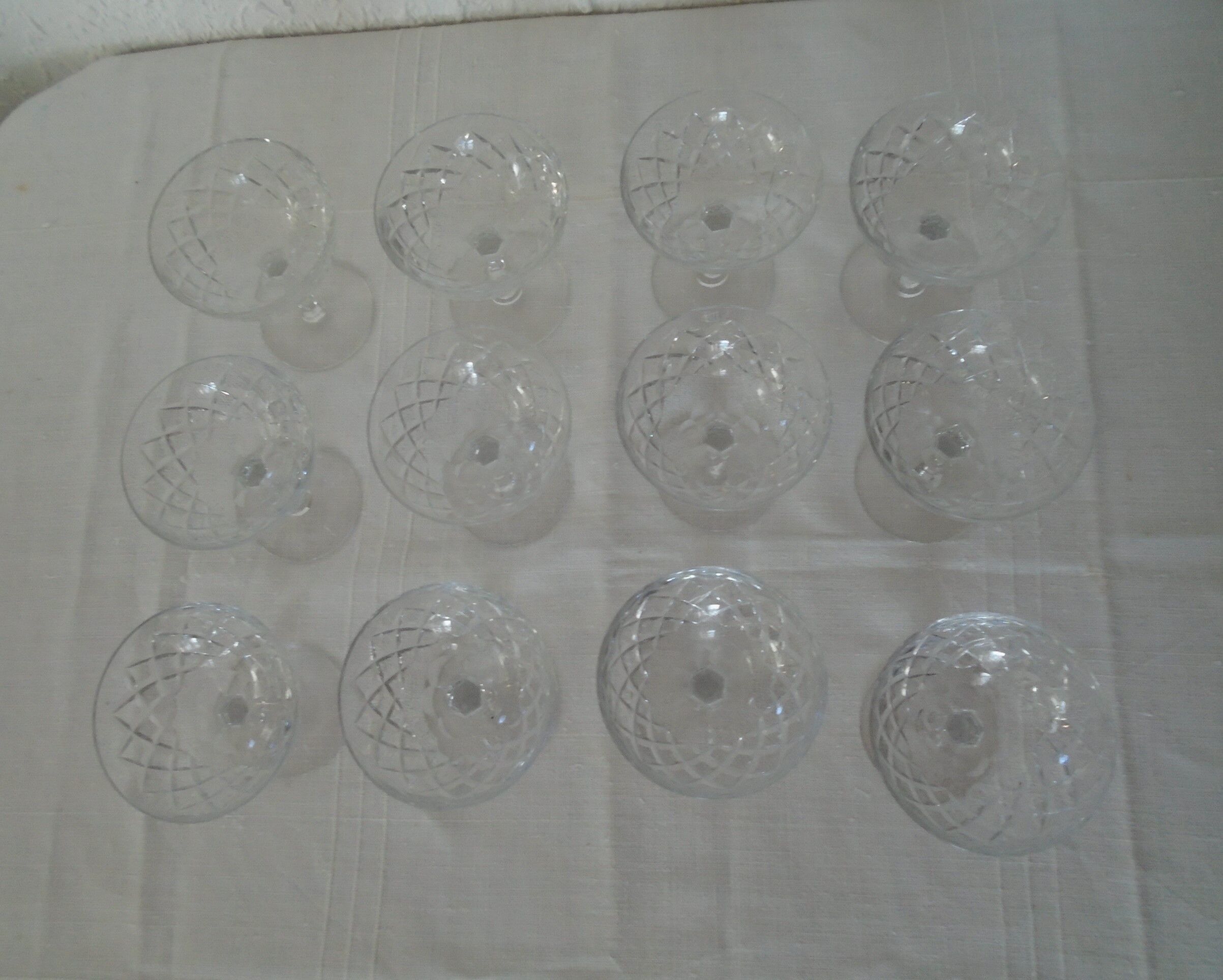 12 Crystal champagne cups cut very beautiful quality