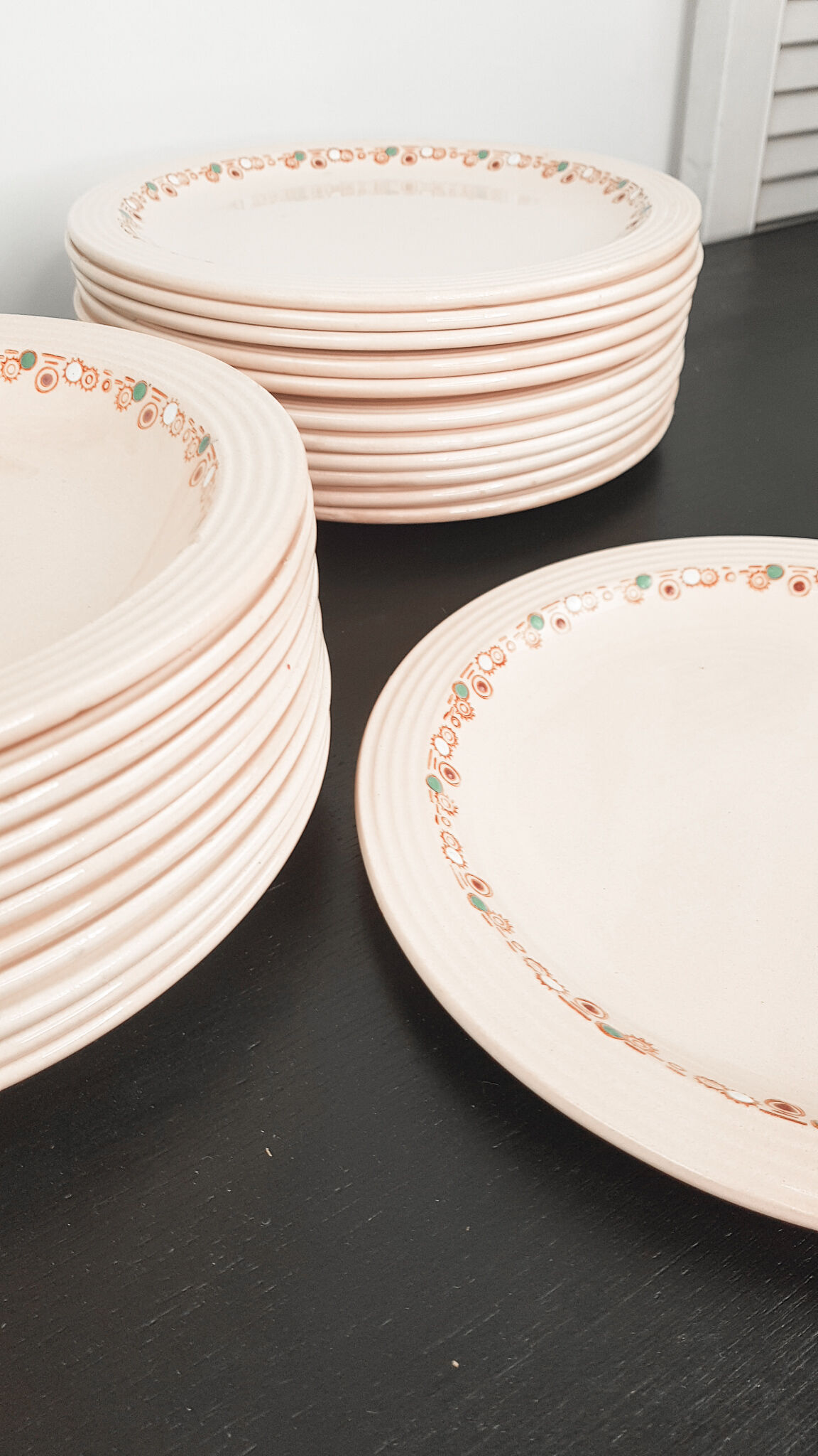 Betty Longwy Service - Hollow Plates