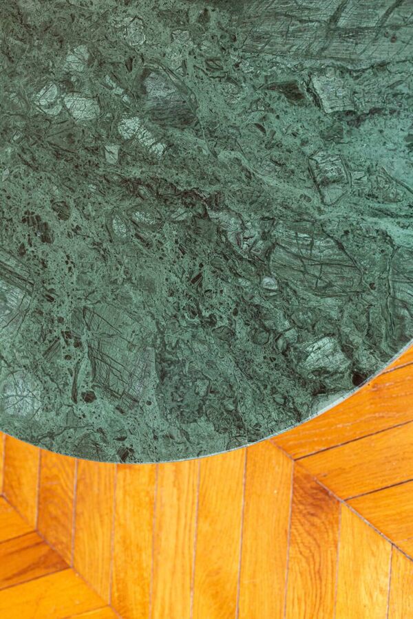 Table basse ronde en marbre émeraude