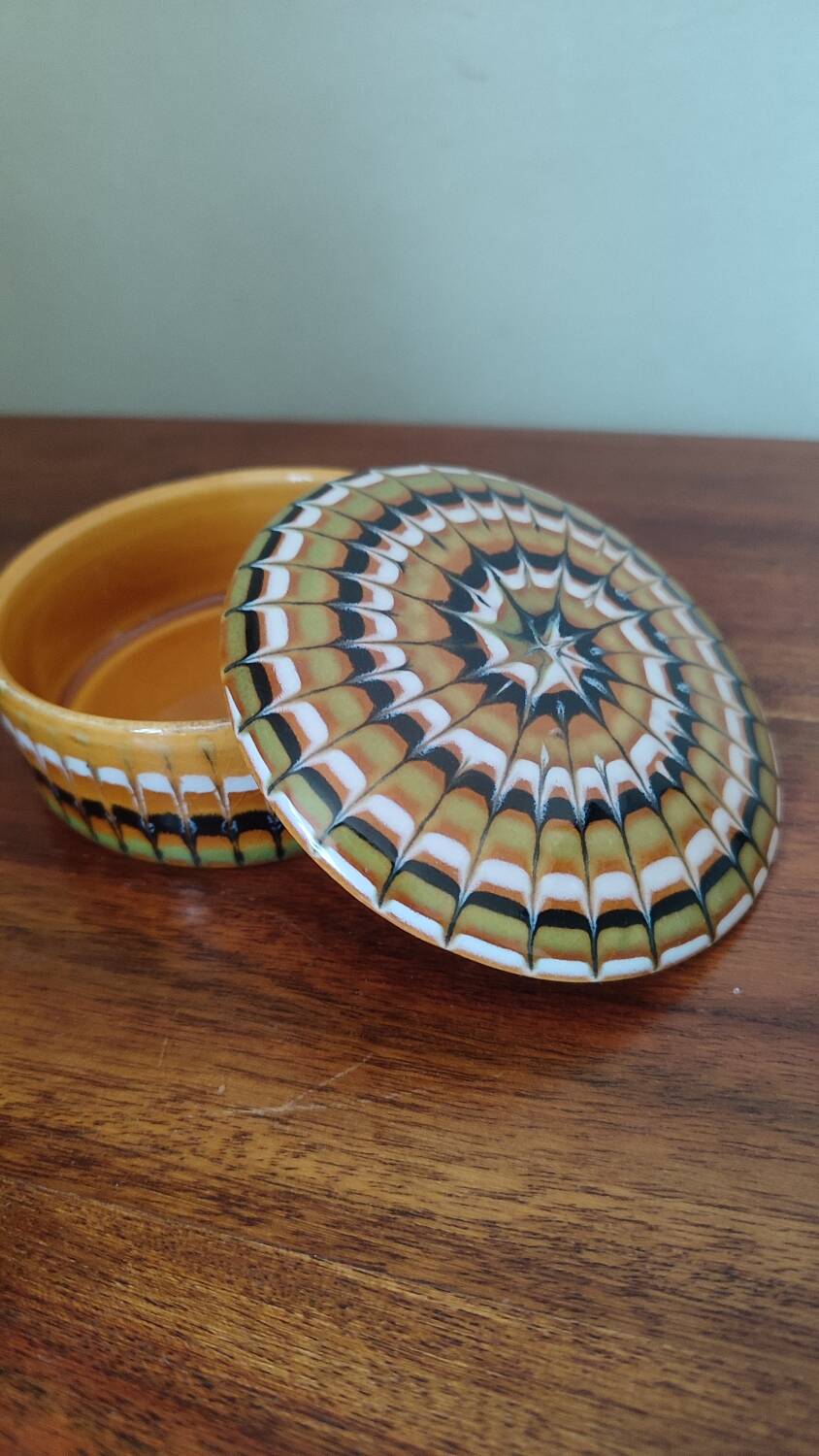 Art Deco ceramic jewelry box with spiral pattern