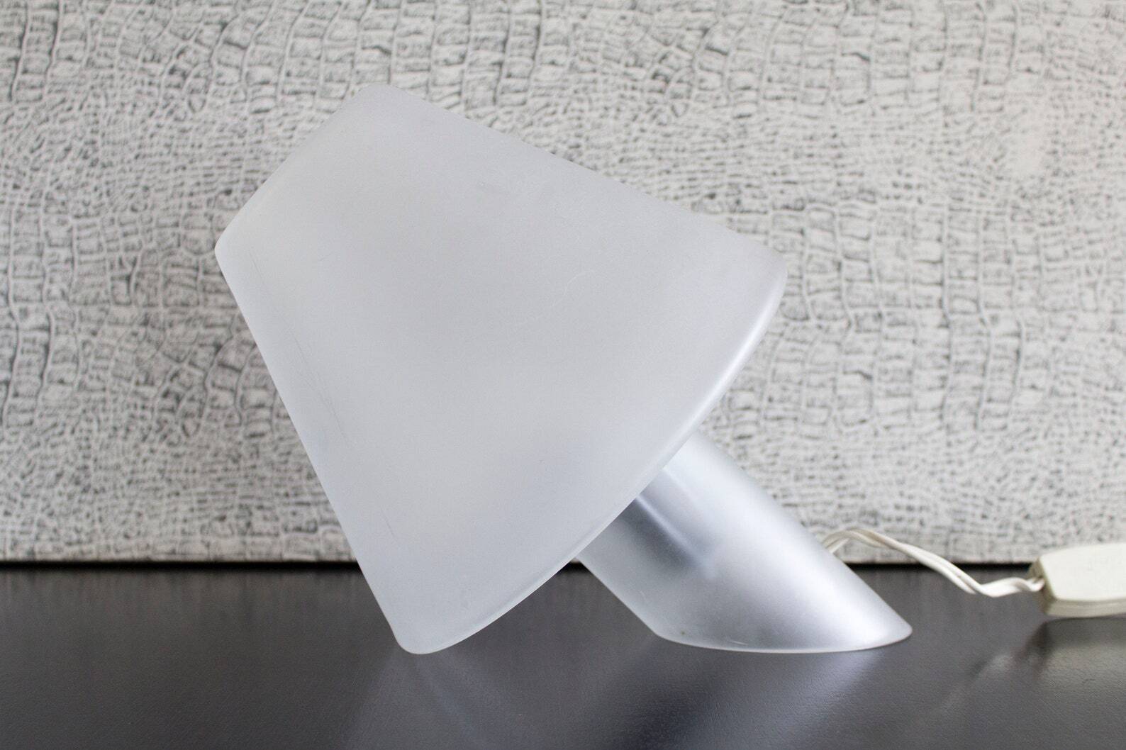 Lampe de table vintage en verre blanc