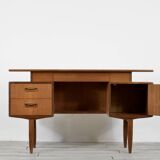 Bureau en teck de Kofod Larsen pour G Plan, modèle Mid-Century