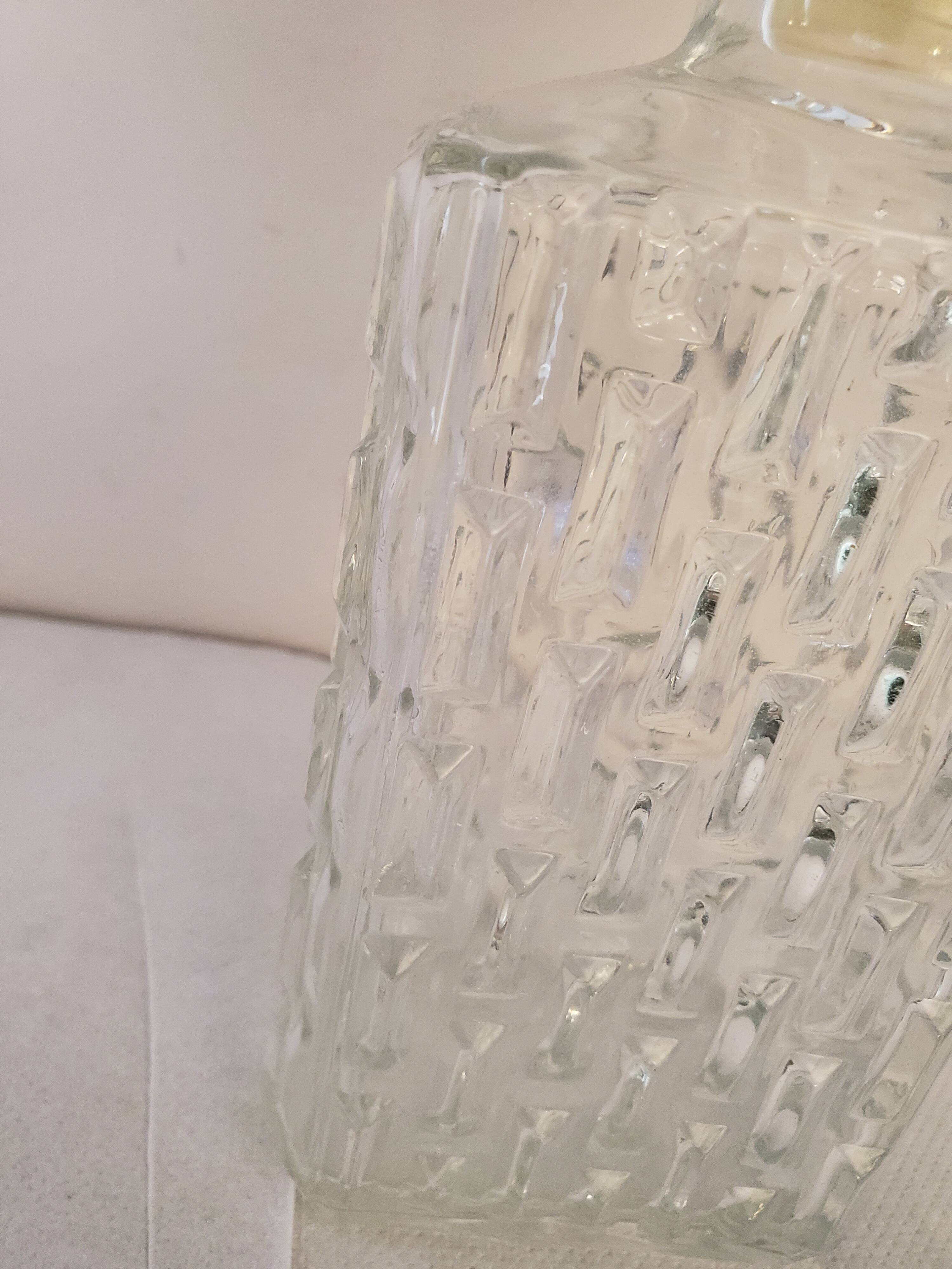 Carafe in chiseled glass 60