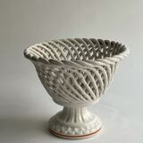 Cut in braided earthenware. Perfect condition.