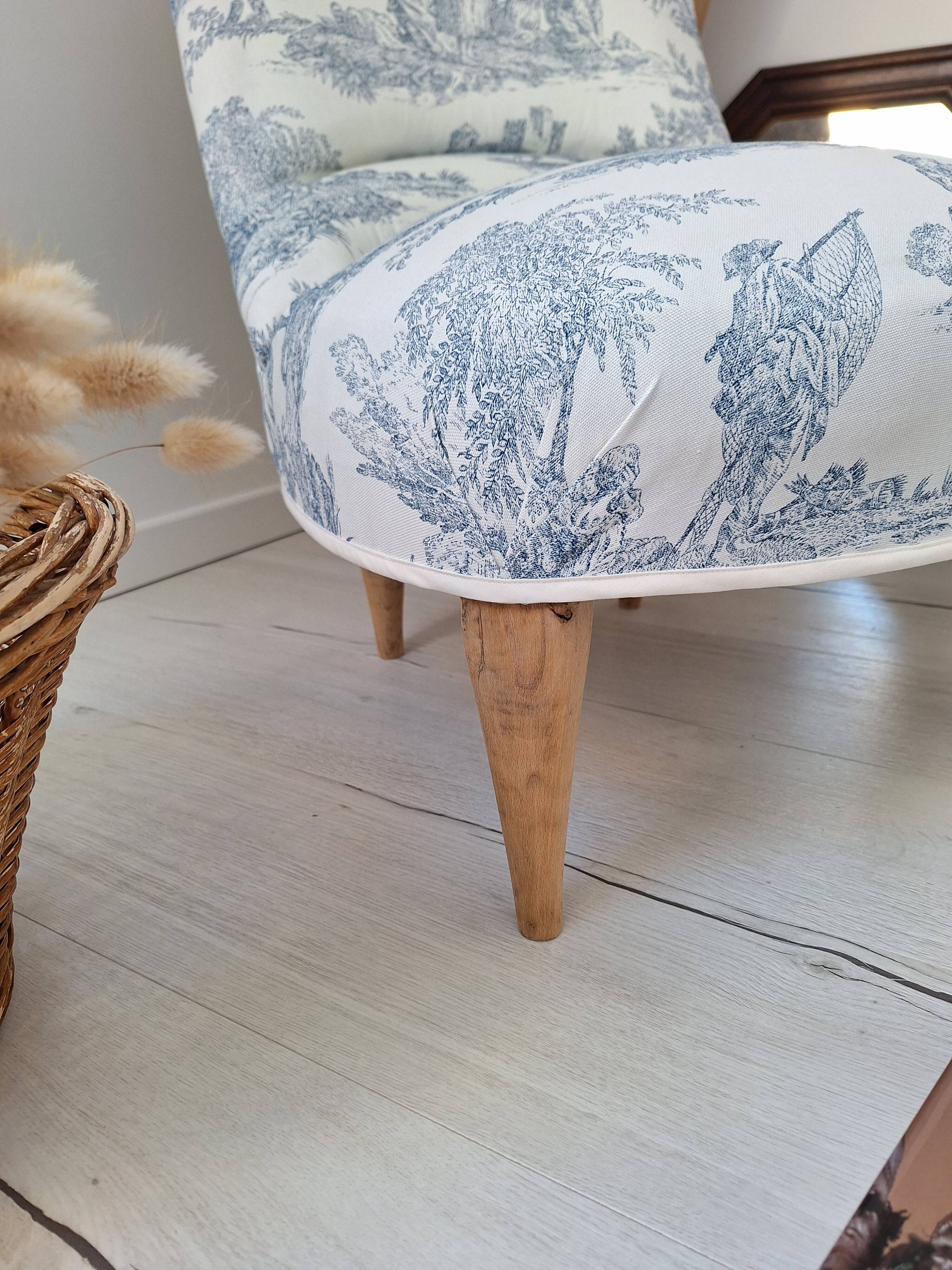 Blue toile de Jouy toad armchair