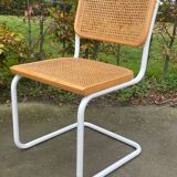 Chaise Cesca modèle b32 en blanc et bois par Marcel Breuer