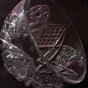 Beurrier ancien en verre taillé
