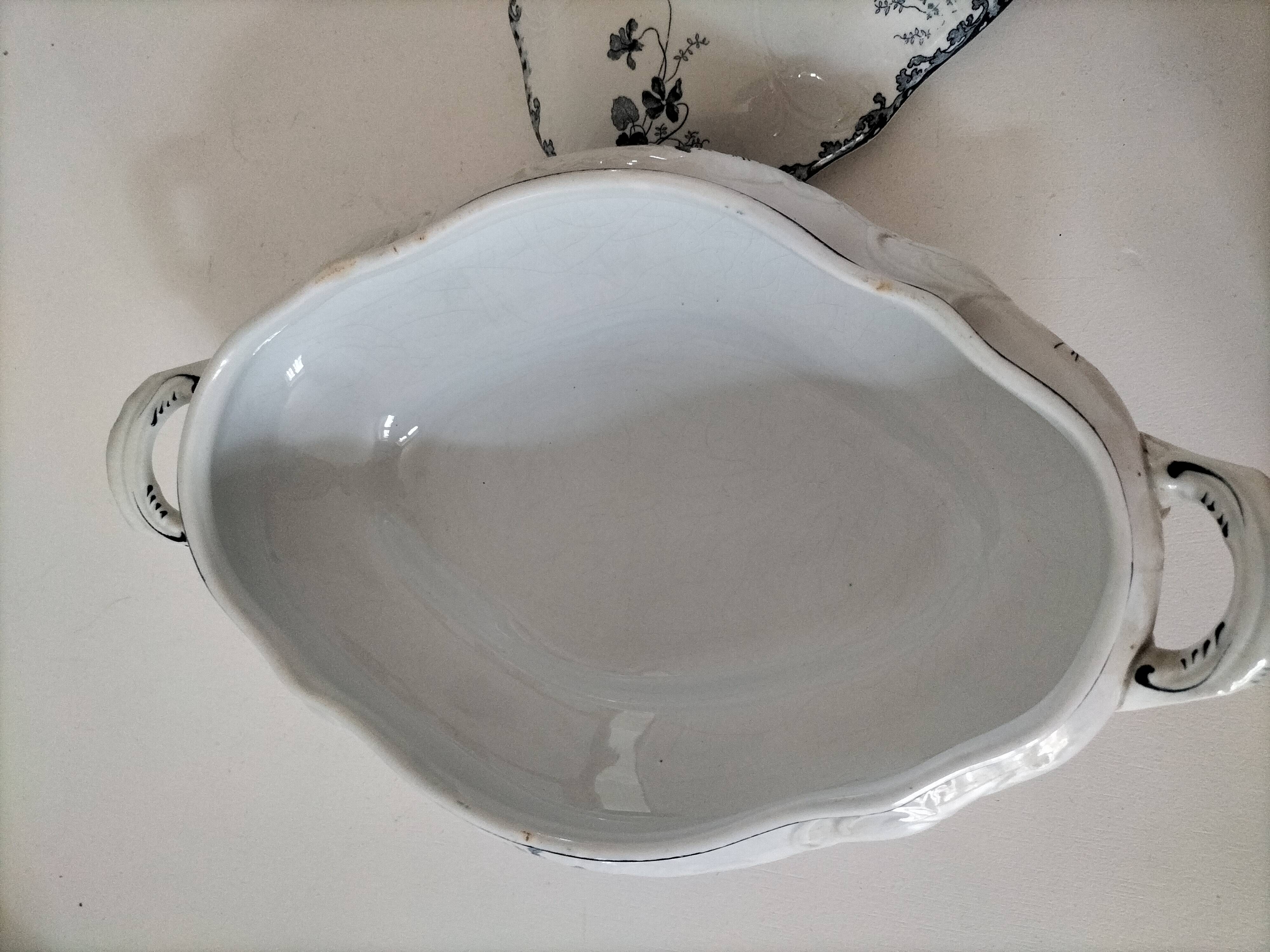 Antique Creil & Montereau soup tureen – sold by E. Bourgeois