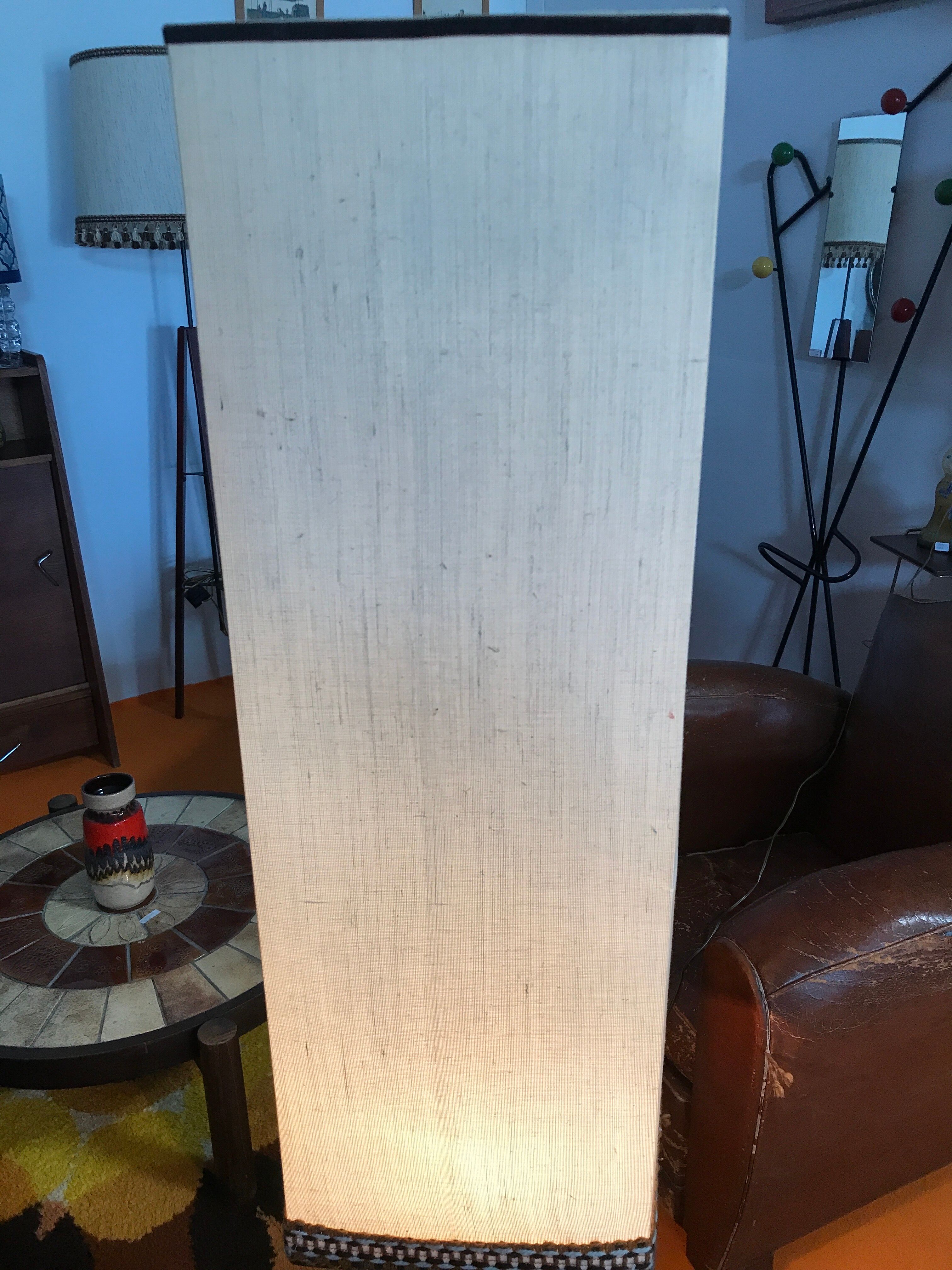 Table lamp
