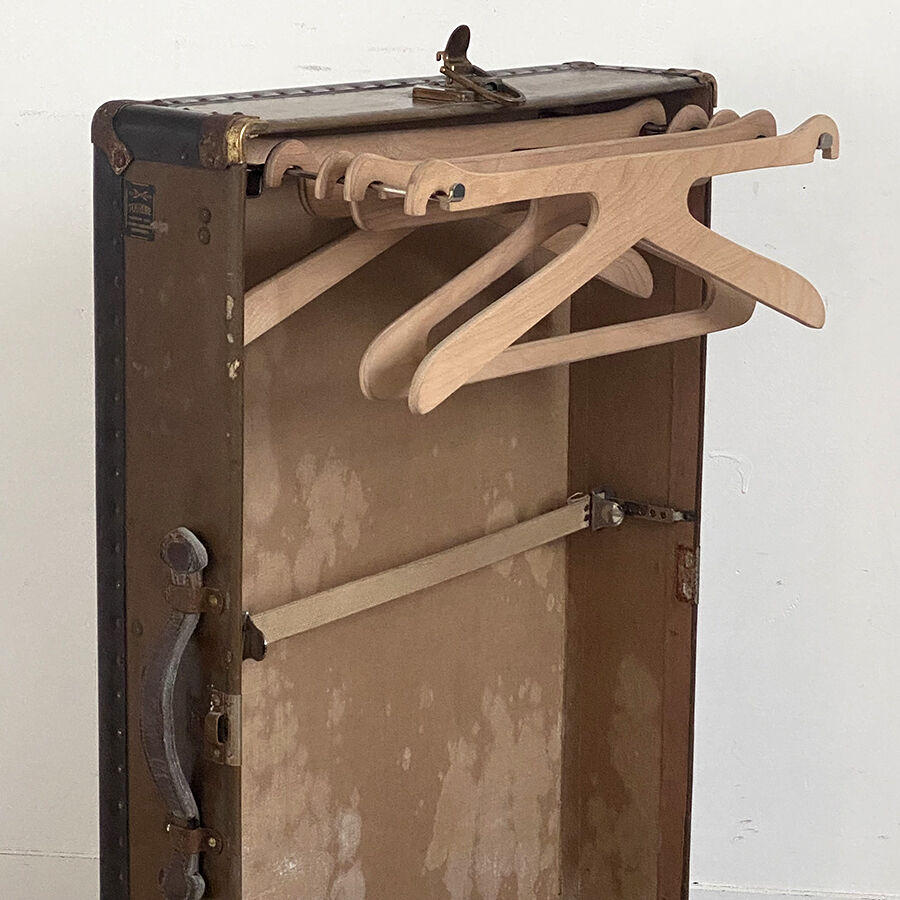 Vintage dressing trunk 30's