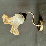 Applique murale col de cygne vintage en laiton et tulipe opaline fleur