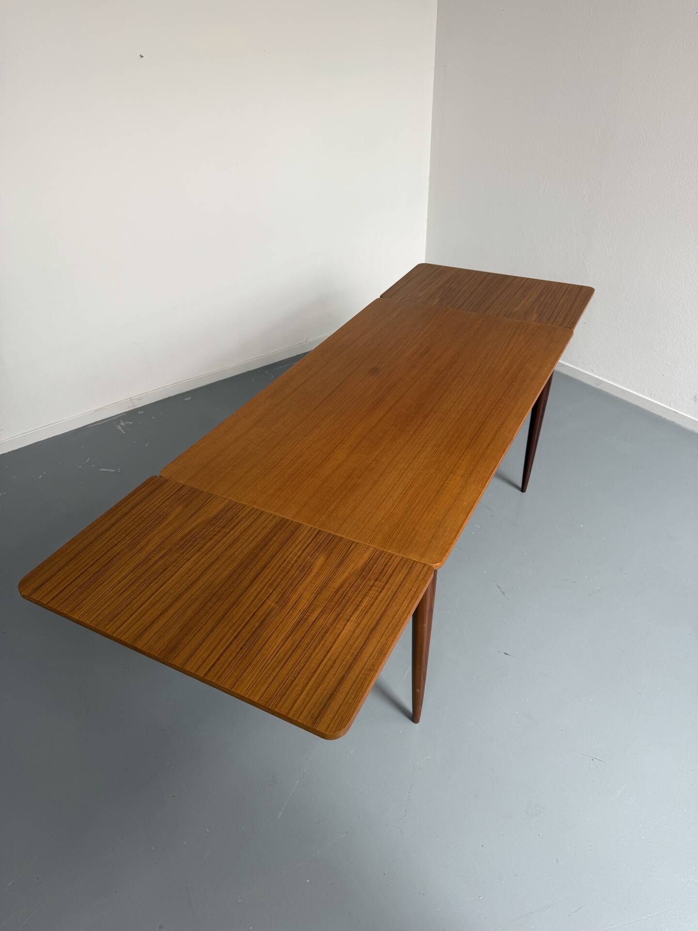 Table à manger extensible en teck design scandinave des années 1960