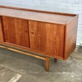 Buffet vintage du milieu du siècle