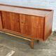 Buffet vintage du milieu du siècle