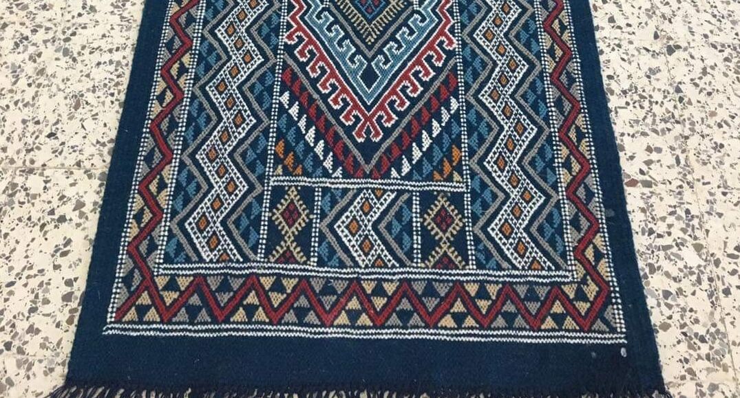 Tapis margoum couloir bleu fait main en pure laine