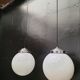2 suspensions boules opalines