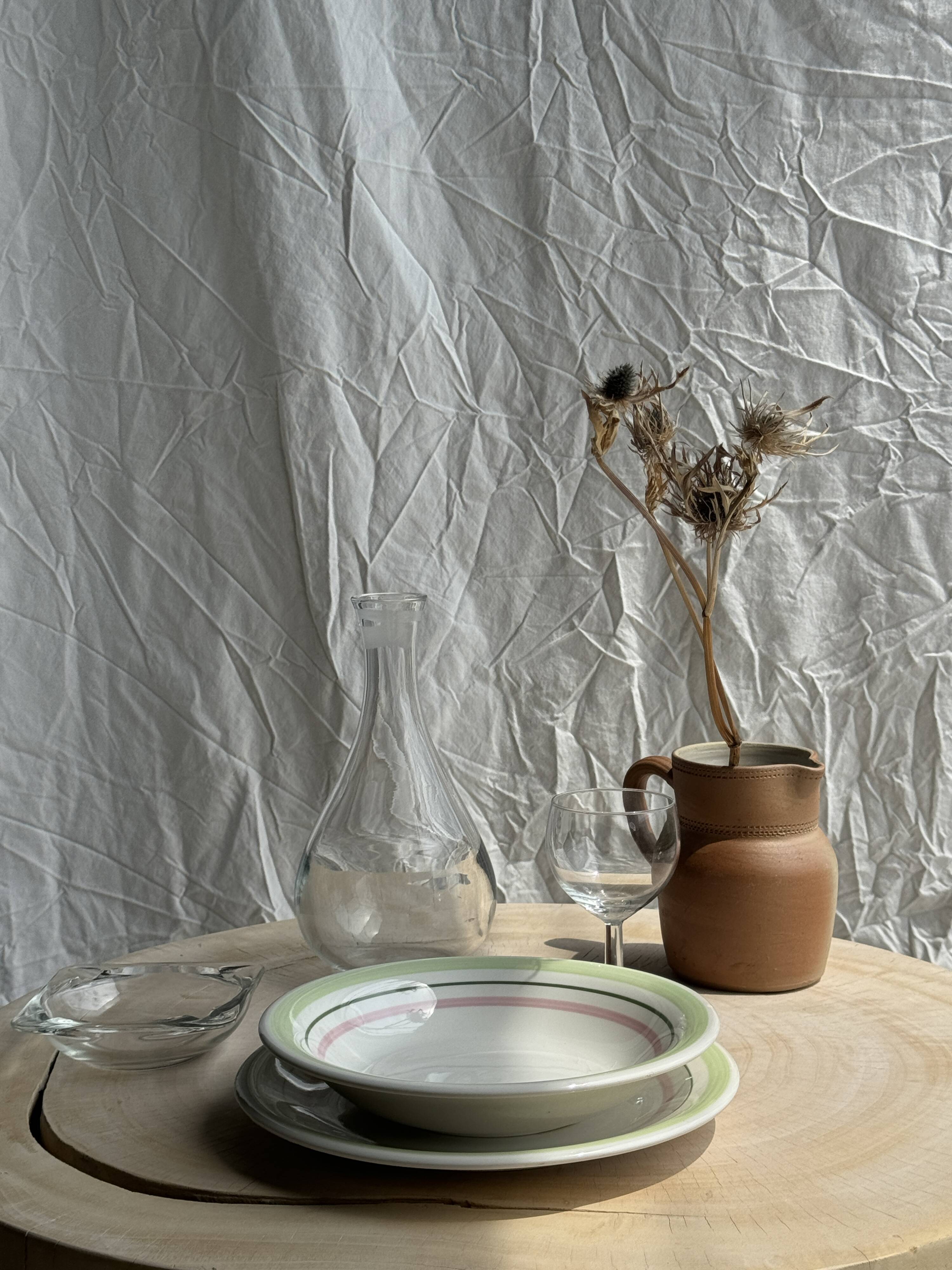 Set of 12 green and pink Italian plates