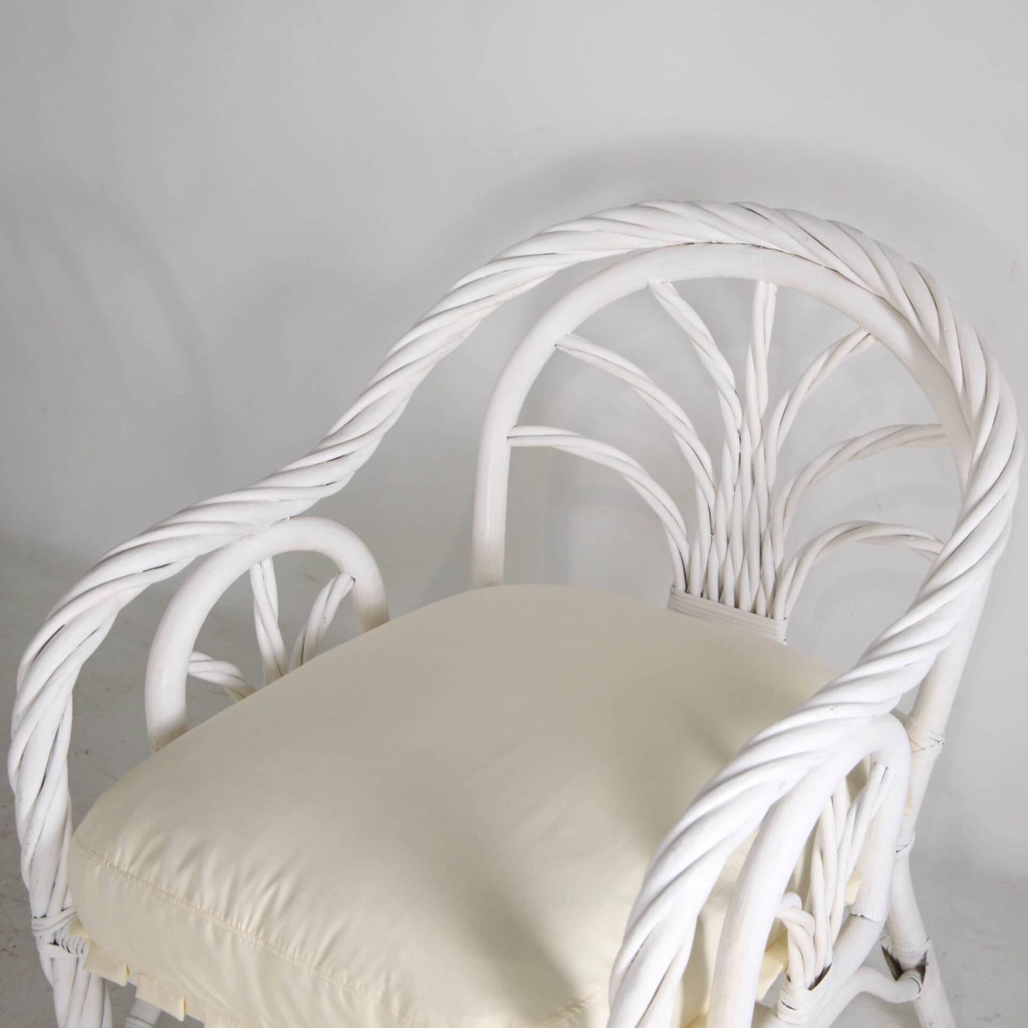 Salon en rotin blanchi