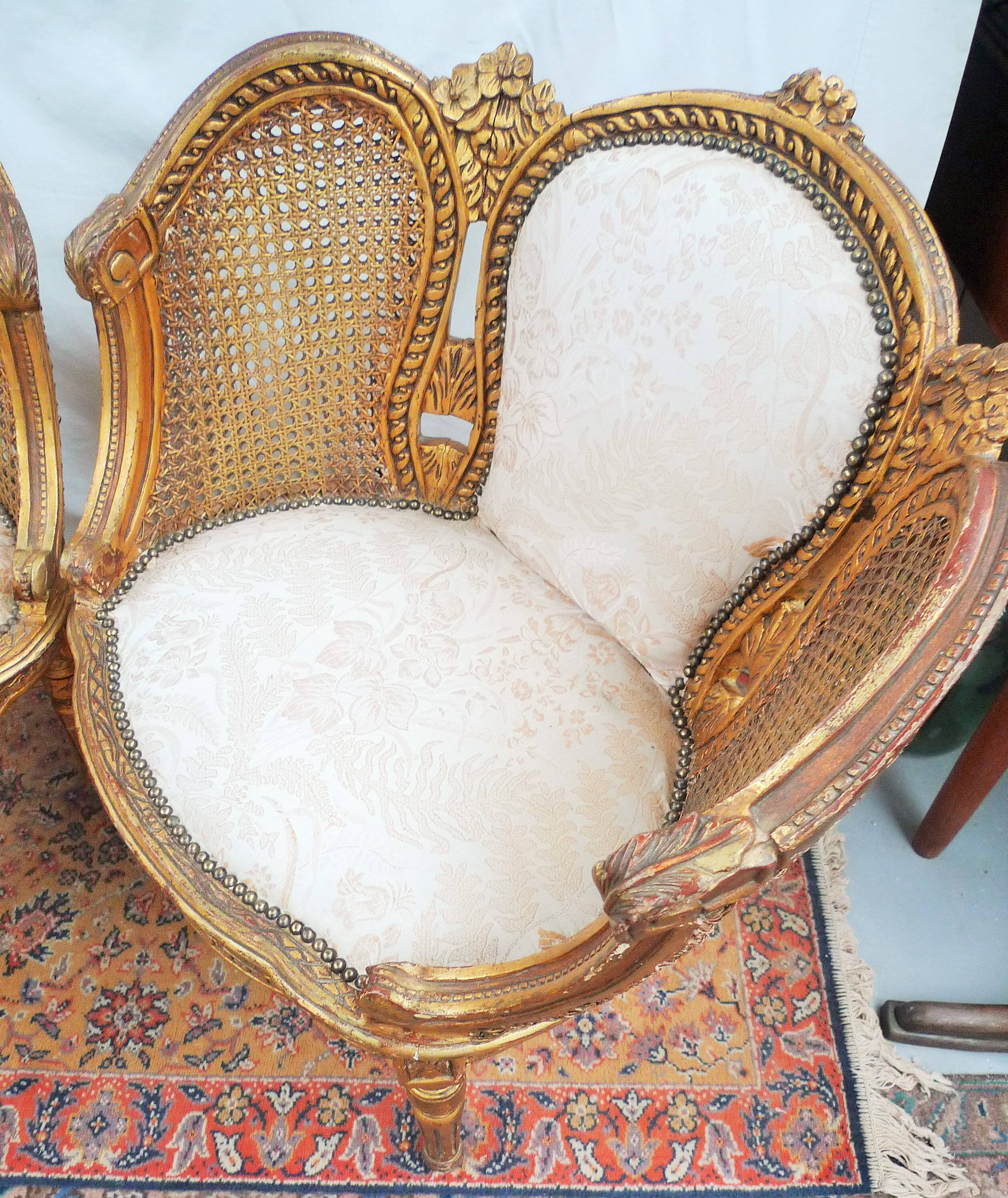 Paire de fauteuils corbeille