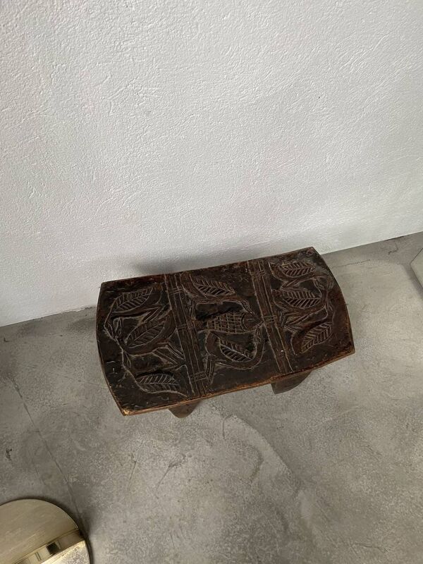 Tabouret repose-pieds africain