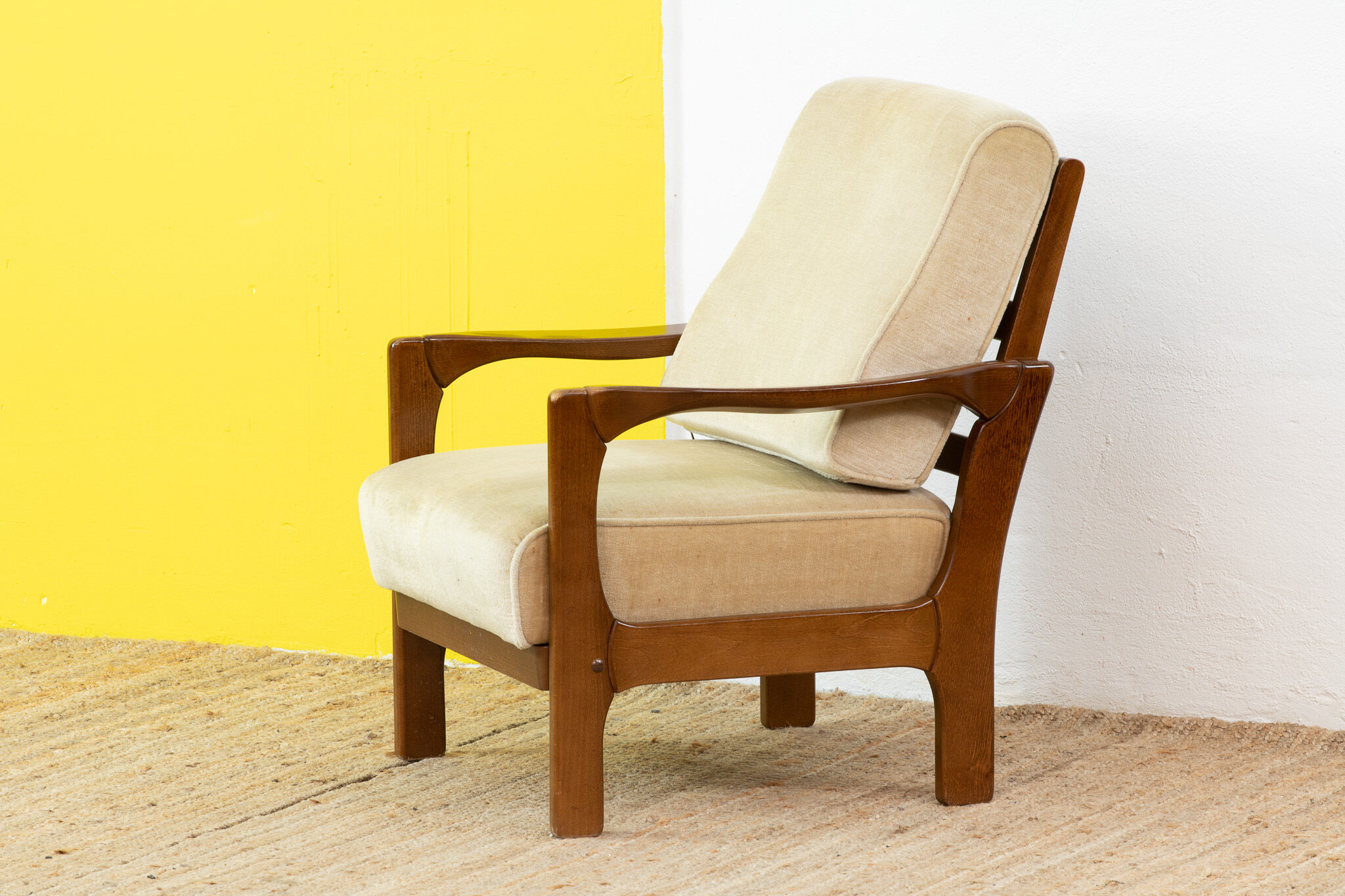 Fauteuil Scandinave Vintage – 69 cm