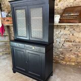 Buffet two body black vessel