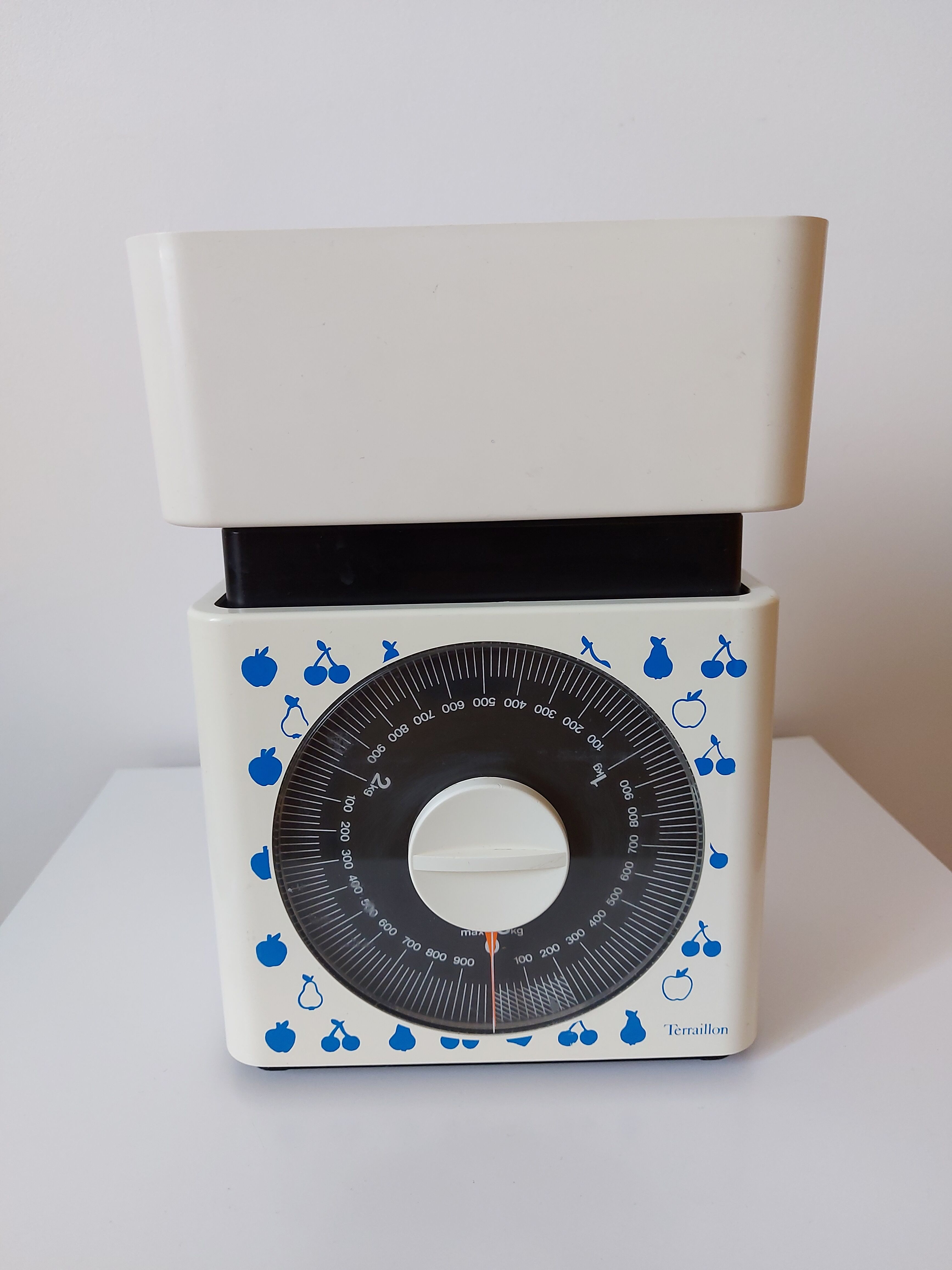 Vintage terraillon scale