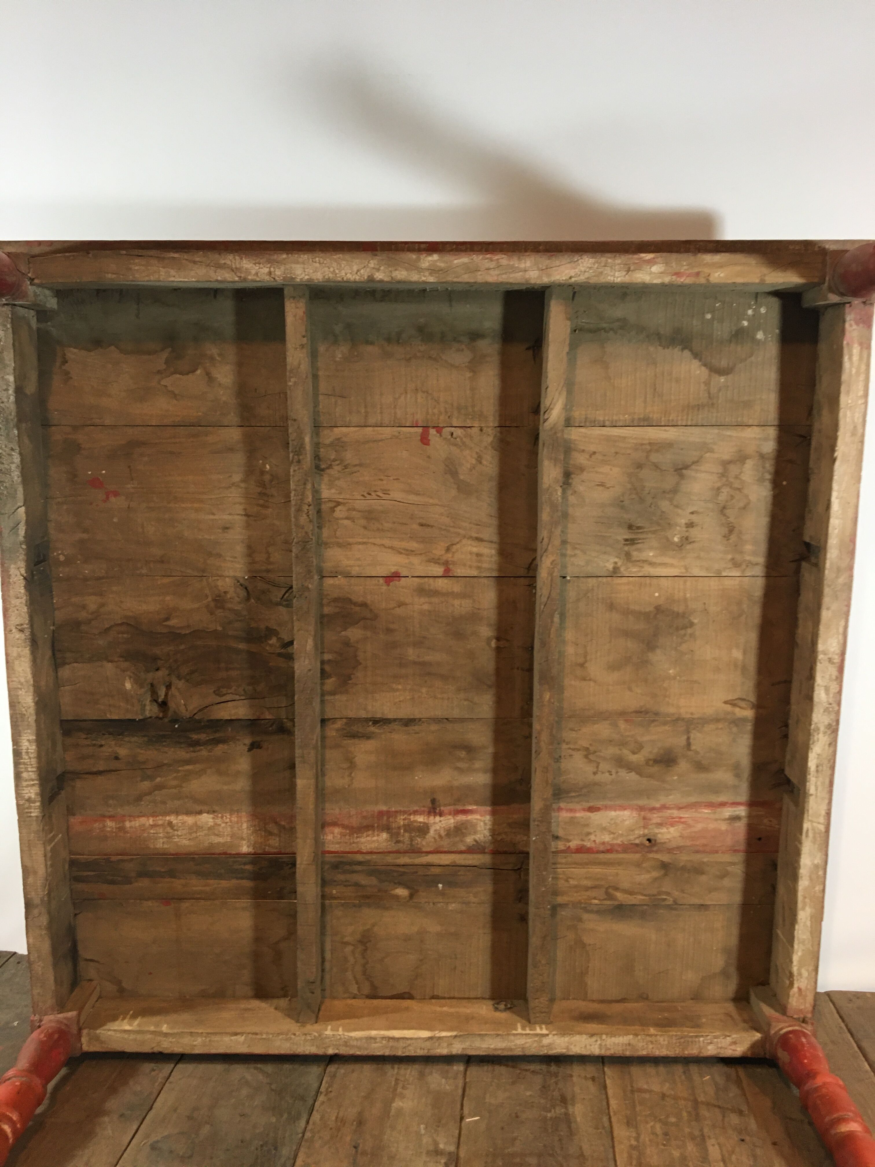 Red laqué wooden coffee table