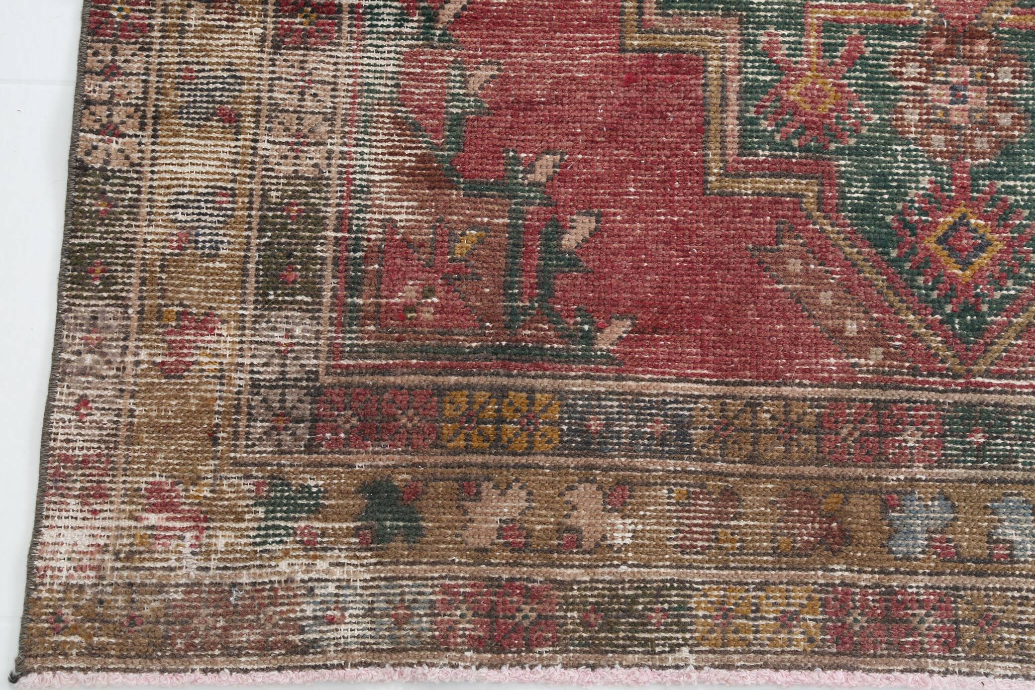 4x9 Shades Of Red & Green Oriental Turkish Vintage Rug, 134x284Cm