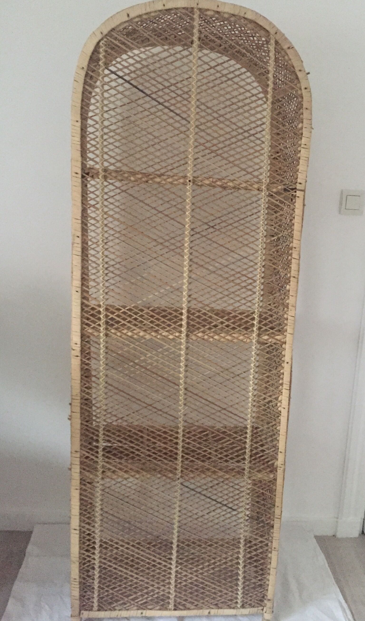 Wicker shelf