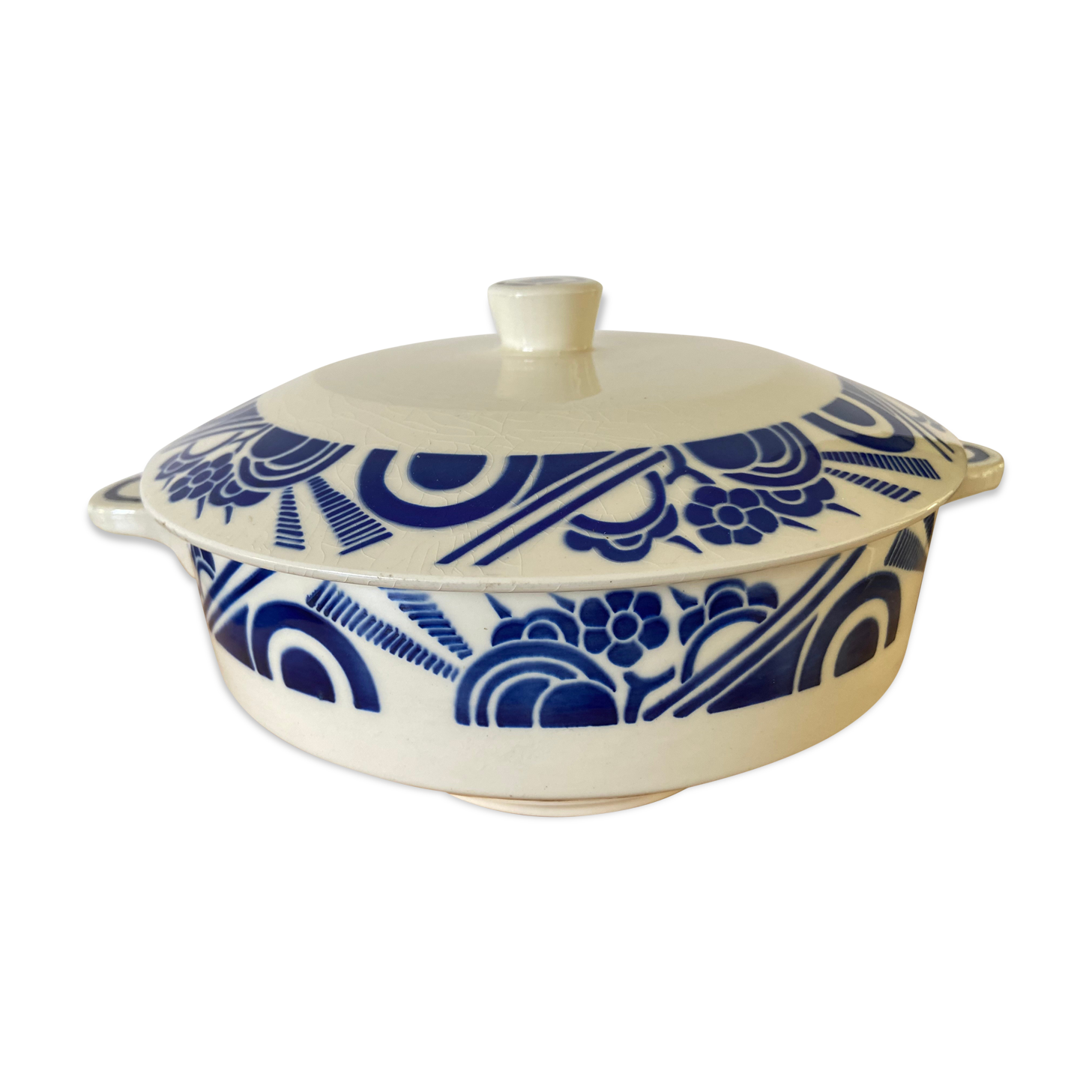 Soupière in porcelain of limoges modern form