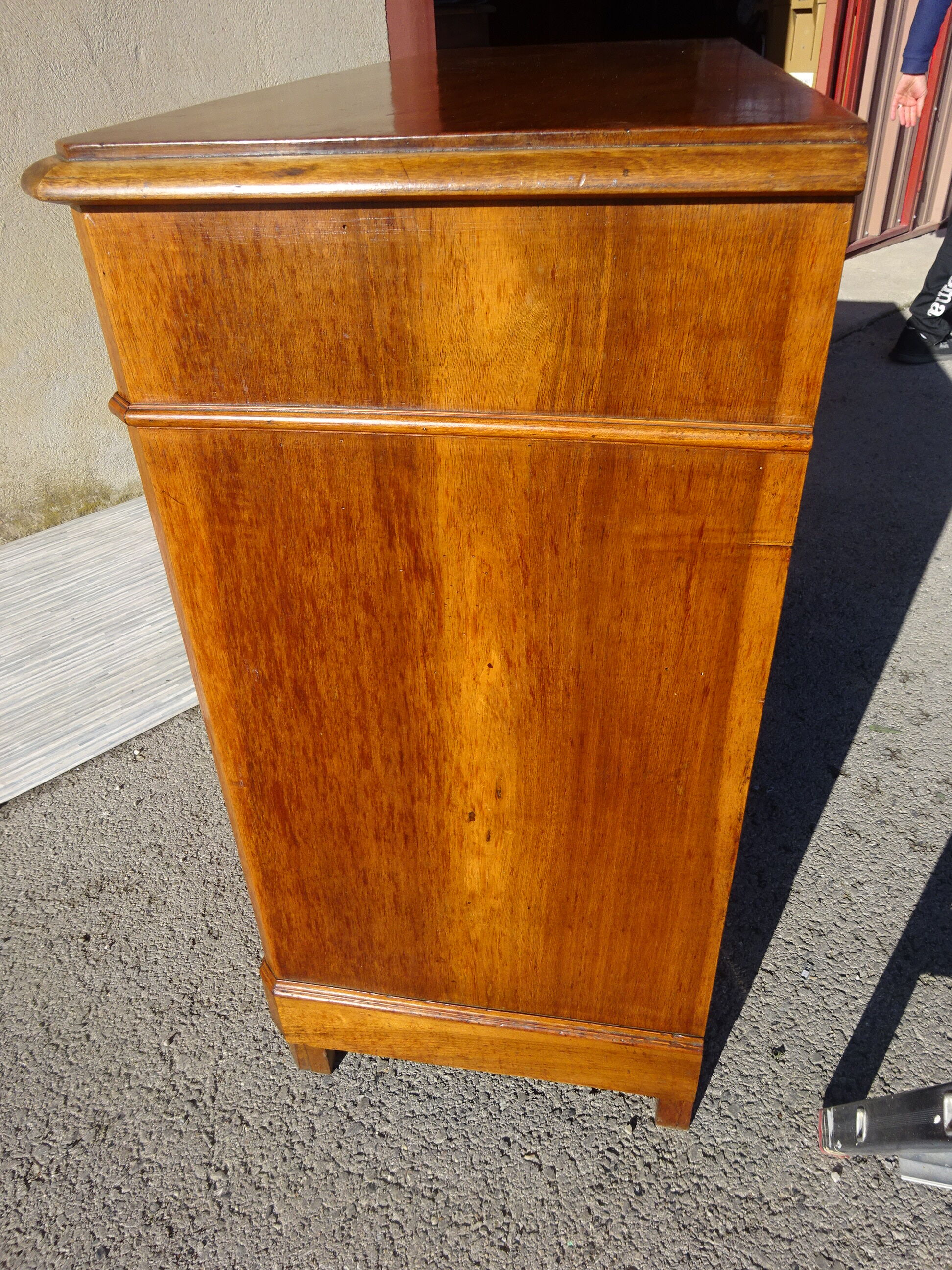 Louis-Philippe sideboard, late nineteenth, walnut