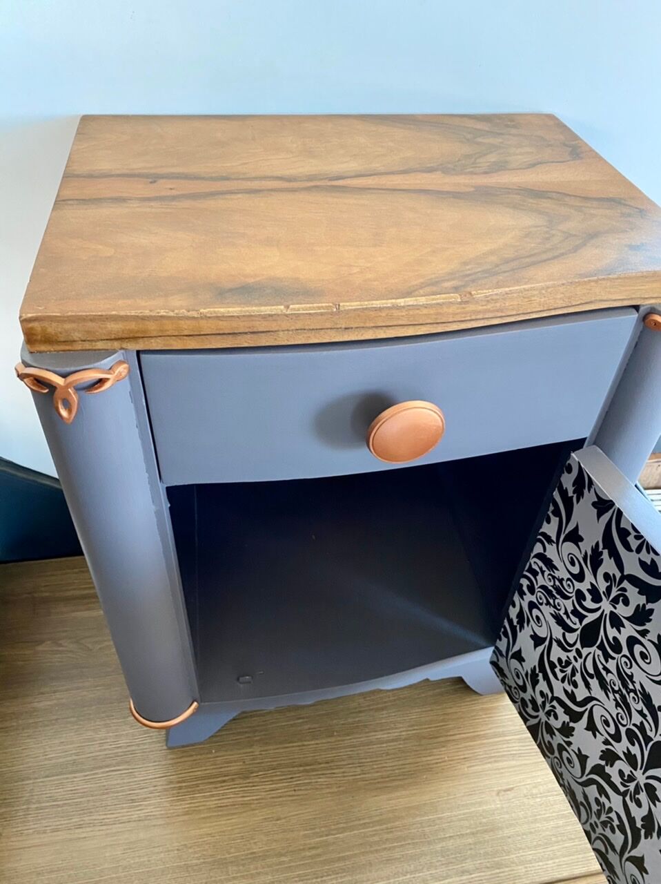 Vintage bedside table 40s