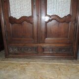 Solide armoire époque Louis XIV à deux portes vitrées ou non, XVIII°