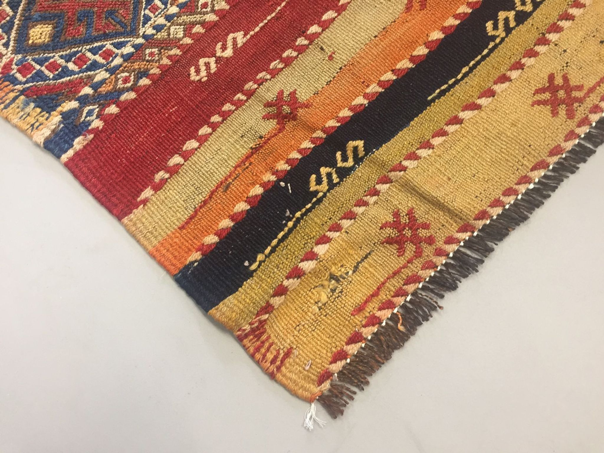Turkish kilim 140x108 cm tribal