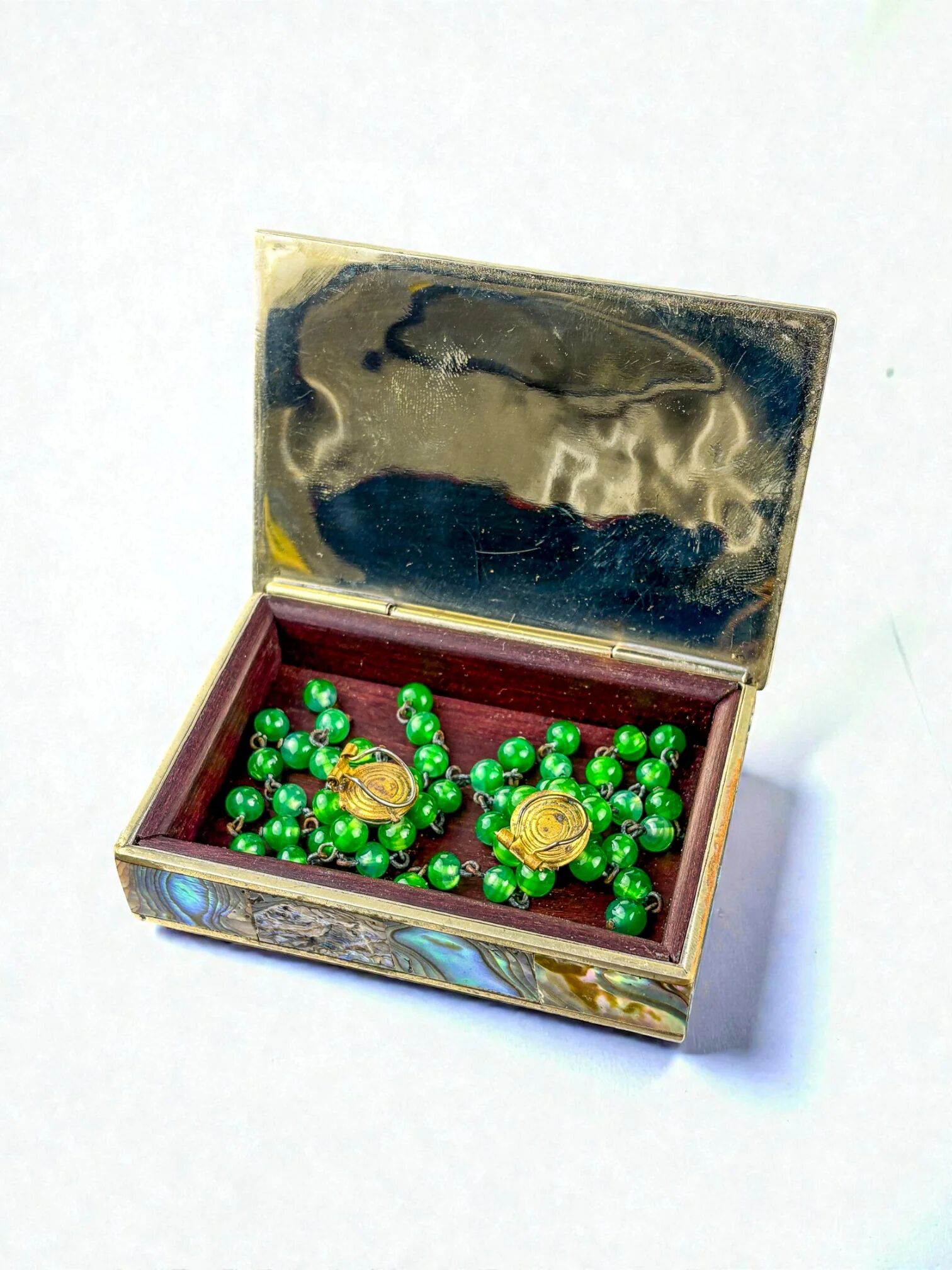 Vide-poche en coquille d'abalone, alpaga et bois, Mexique, vers 1970.