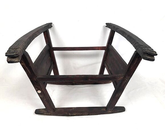 Asia XIXth / early twentieth century, wicker cradle on carved wooden swing