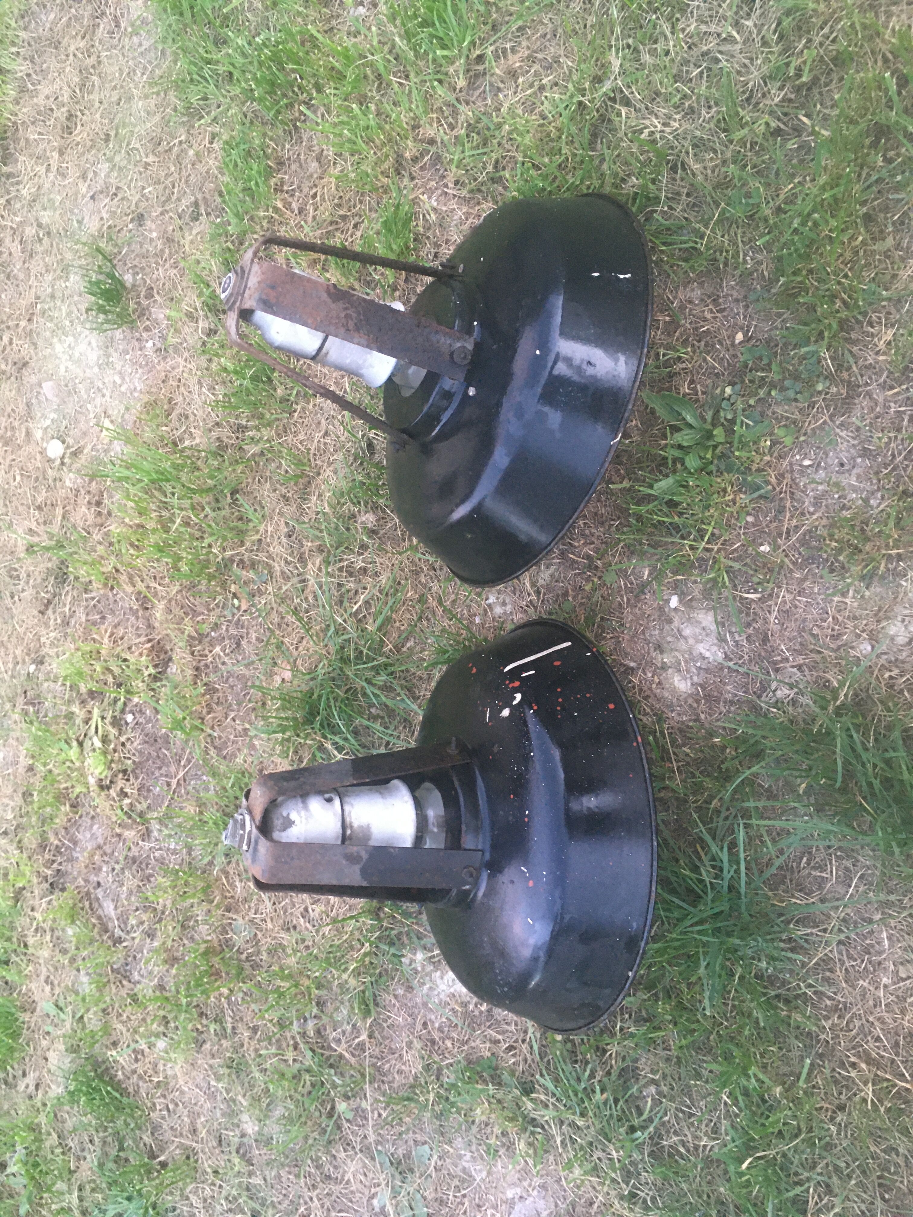 Pair of enamelled industrial lamps