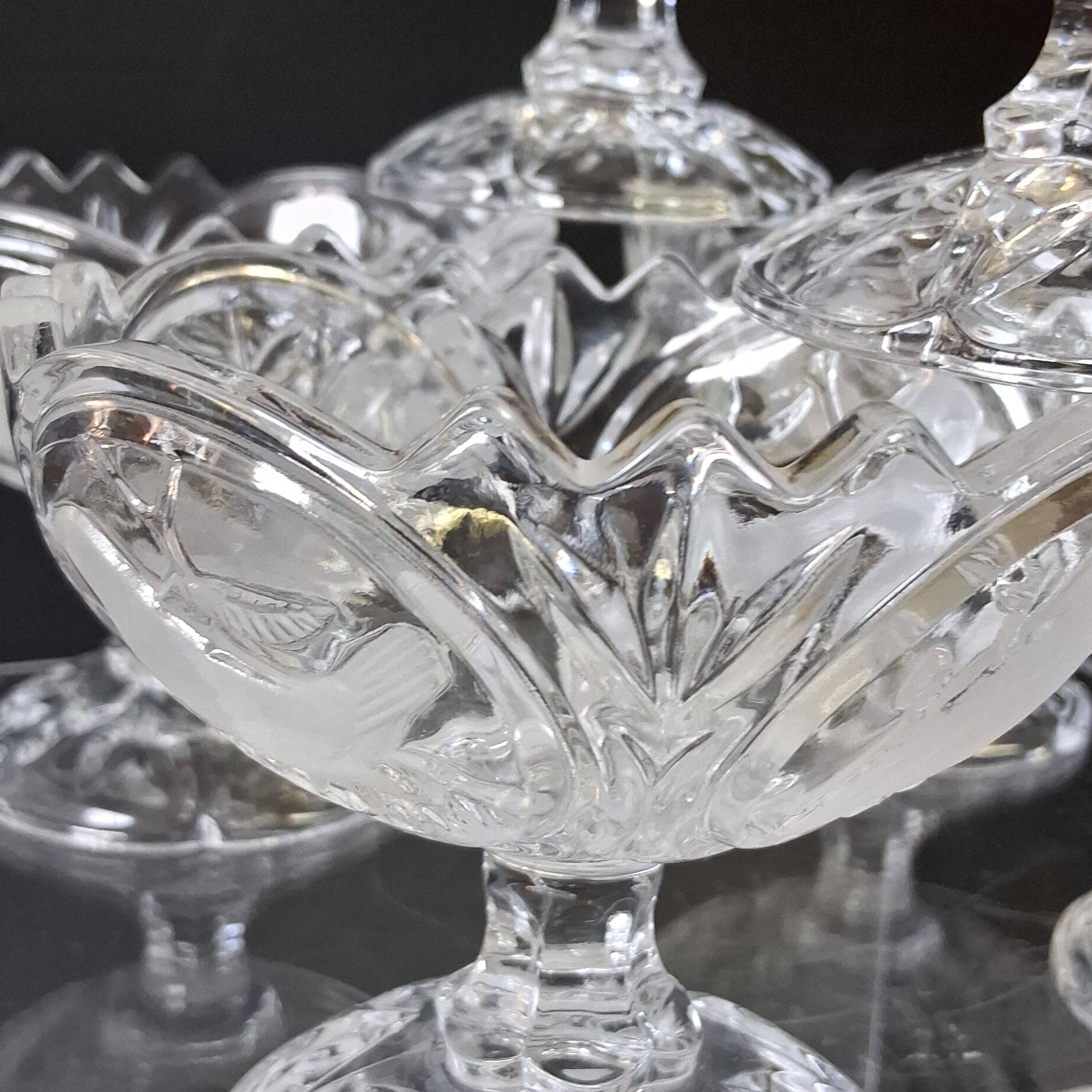 6 glass ice cream bowls in very good condition