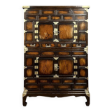 Asie XIXème: Meuble en bois de fer et bronze doré