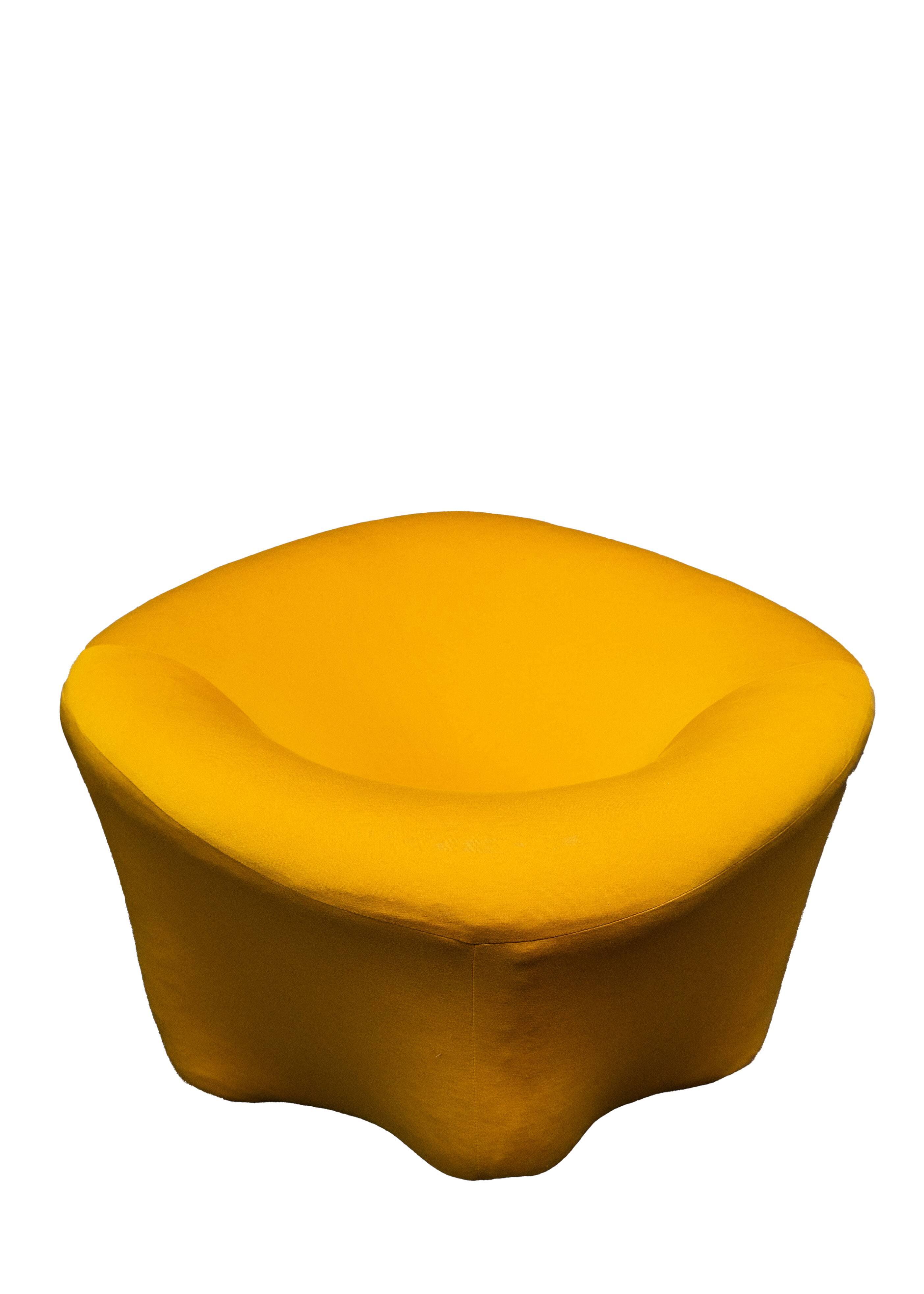 Set of 3 Space Age armchairs in the style of Pierre Paulin.