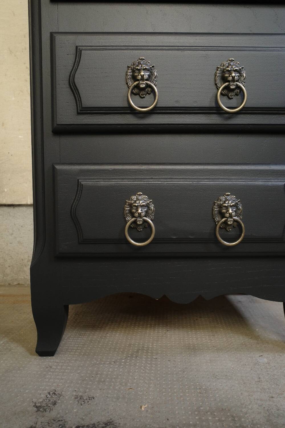 Vintage black chest of drawers