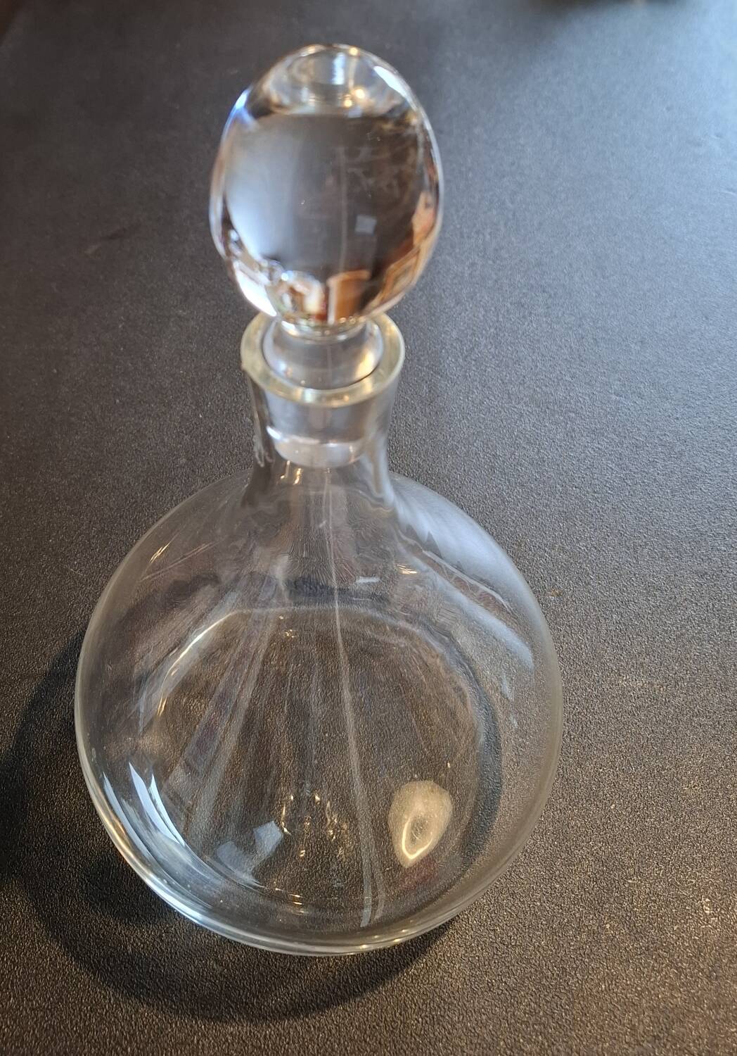 Contemporary decanter