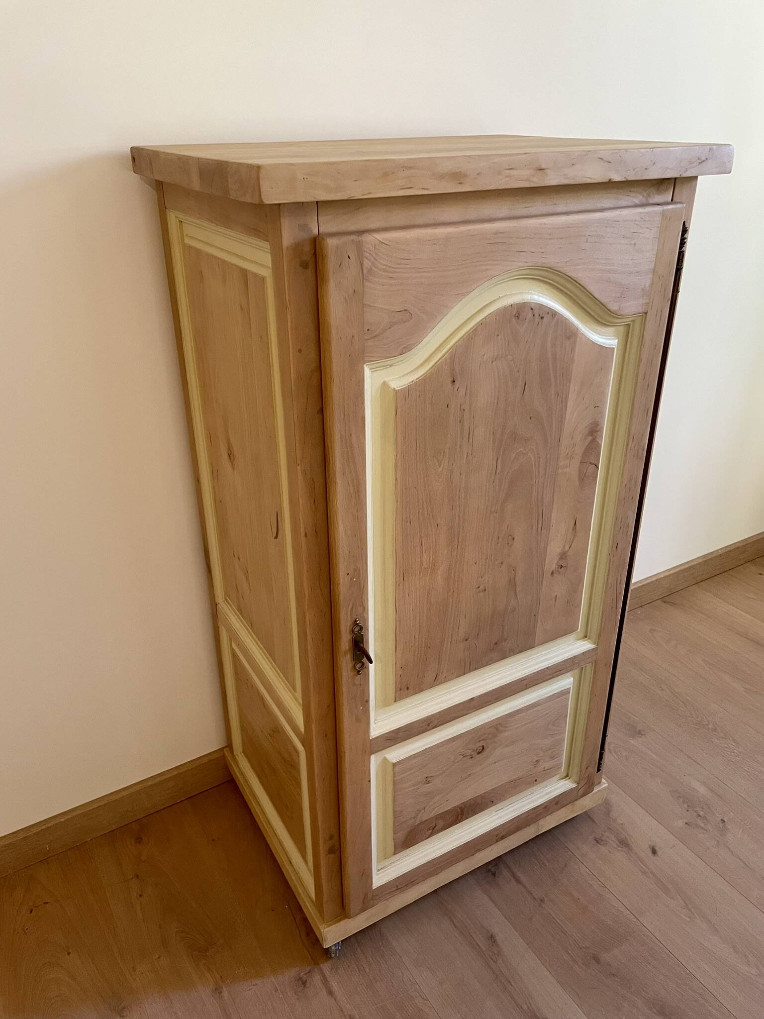 Meuble Hifi ou confiturier