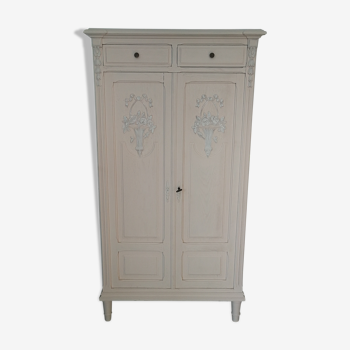 Armoire parisienne enfant