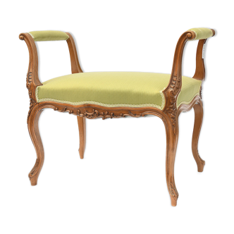 Tabouret de style Louis XV en noyer