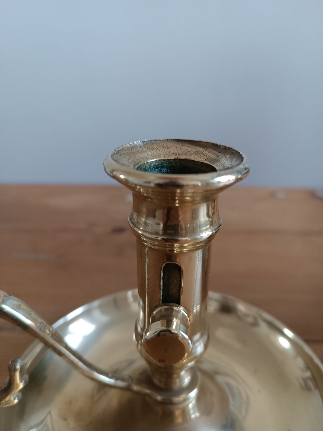 Duo of candlesticks 'cellar rat' in gilded brass