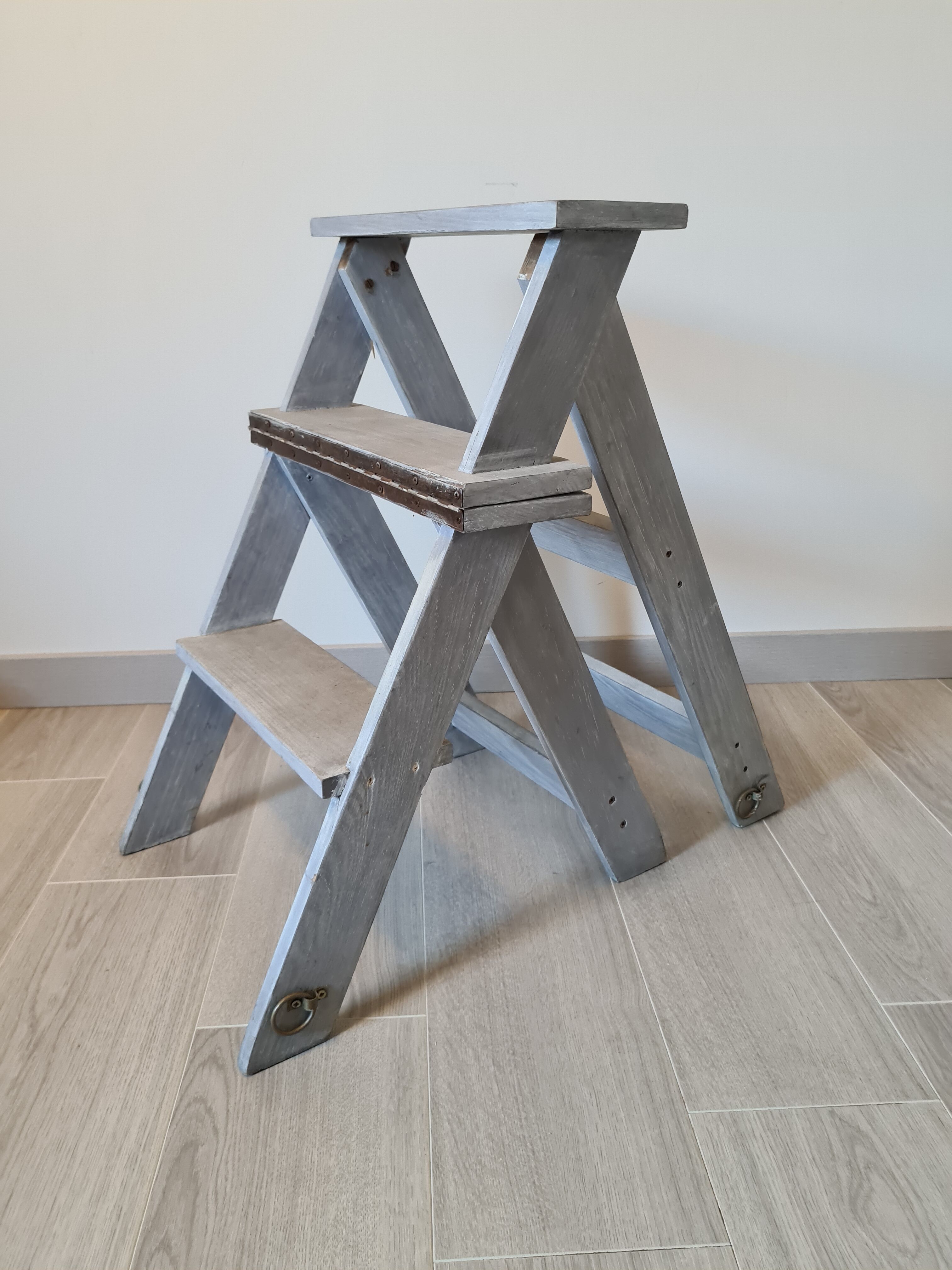 Vintage stepladder chair