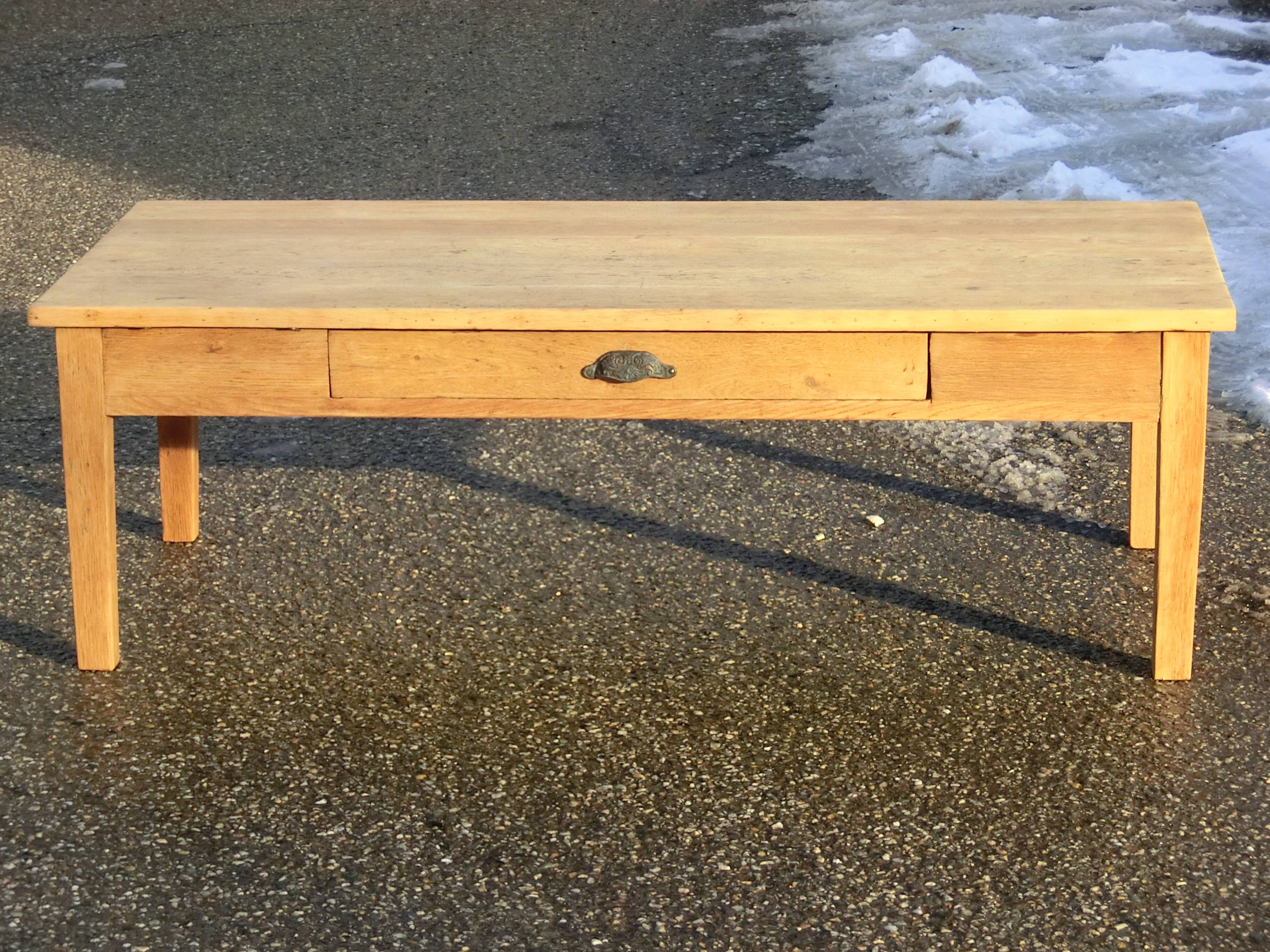 Superbe ancienne table basse de ferme en chêne massif